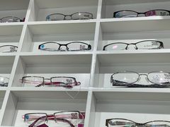 -诺柯视眼镜-蔡司依视路官方工厂店(淞南一店)