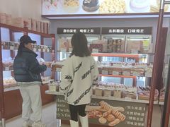 -红宝石·鲜奶小方·海派西点房(莘庄龙之梦店)