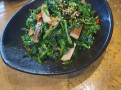 菠菜拌豆干-手选潮汕鲜活牛肉火锅(二七广场店)