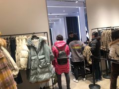-URBAN REVIVO(西安Momopark店)