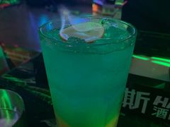 -汉斯酒吧