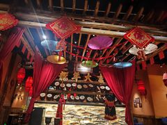 -老滇山寨•云南特色菜•地方菜•民族风情歌舞表演(金碧店)