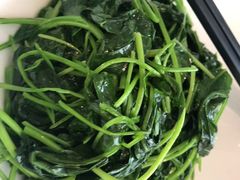 清炒芥兰苗-院里寻菜·精致庭院菜(观沙岭店)