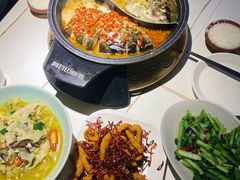 -阿瓦山寨·湘菜现炒·剁椒鱼头王(咸阳总店)
