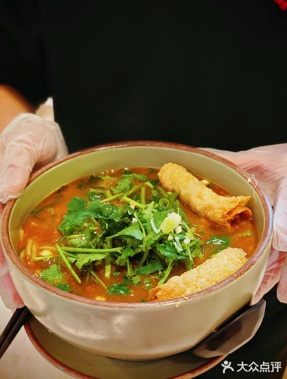 魔都最红米线｜探店肥汁米蘭“天星码头”概念店