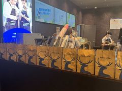 -瑞幸咖啡(Lab·前海壹方汇负一楼店)