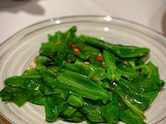 松子炒山苏叶-若蘭慈·无国界素食料理(欢乐海岸店)