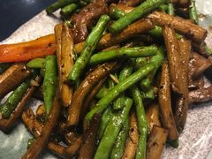 茶树菇炒牛柳-岭南海晏楼(滨江东总店)