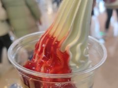 莓莓乐圣代-波比艾斯(国金街店)