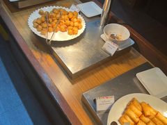 -彩虹云霄酒店75层国际自助餐