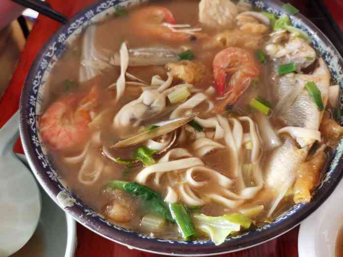 七里香面馆-"开在街边的一家小面馆,分量大,价廉物美.