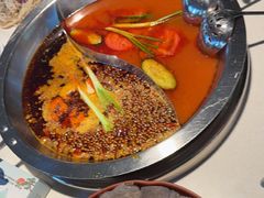 -茅草房·河畔园林火锅