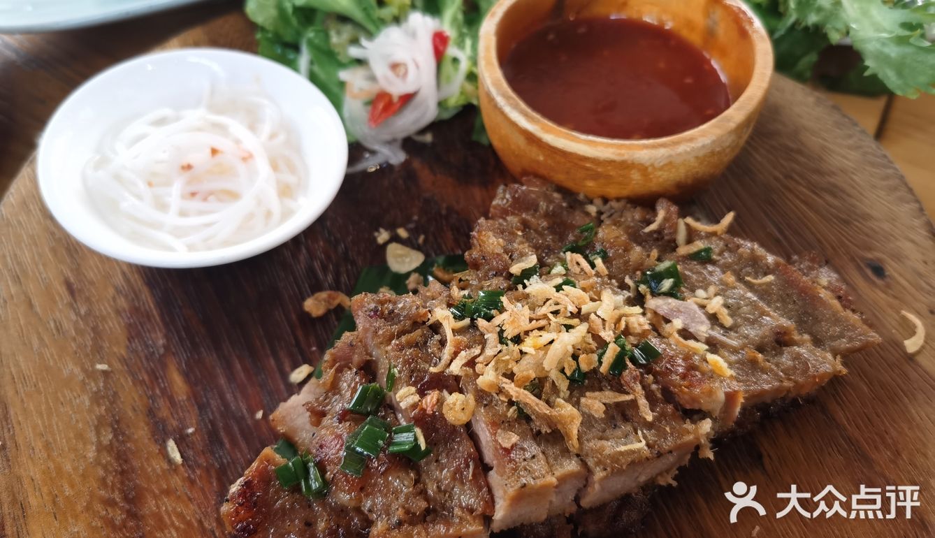 不太好咬，豆腐酱味略重。粉中规中矩，汤比较清淡