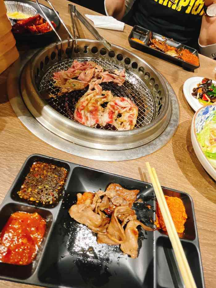 火炉火自助餐(金唐购物中心店)-"我上传了五张照片,芝士排骨,是甜口的