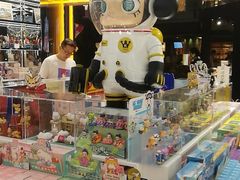 -泡泡玛特POPMART(侨福芳草地店)