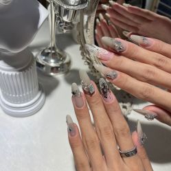 -HUII NAIL绘京美甲美睫会馆