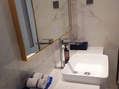 -雅斯特国际(广州白云火车站聚龙地铁站店)