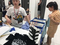 -优衣库(南京建邺万达广场店)