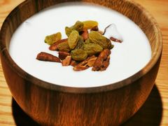 空运来的新疆酸奶-谷丽麦馕新疆菜·清真(步步高梅溪新天地店)