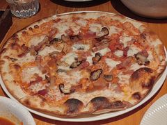-JINNS锦时 steak&pizza(浸信会礼拜堂旧址店)