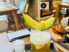 -Mark&Mars Restaurant