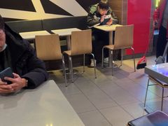 -麦当劳(汉口火车站候车室店)