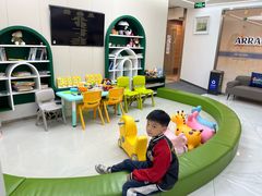 -瑞尔齿科(南京东路名人诊所)