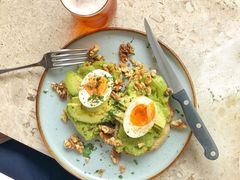 牛油果煮蛋吐司-RAC BAR(安福路店)