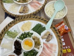 -花馬肆.云南过桥米线(汉神购物广场现场熬汤店)