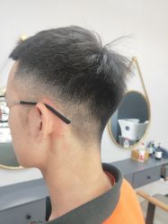-小桑树染烫改变专门店