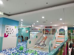 -孩子王童乐园(唐山万达广场店)