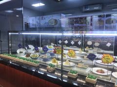 面包甜点陈列柜-天津大学·四十二斋餐厅