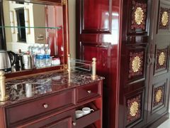 -深圳富苑皇冠假日套房酒店