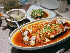 洞庭鸿运鱼头-合品记·湖南私房菜&小龙虾(霄云路店)