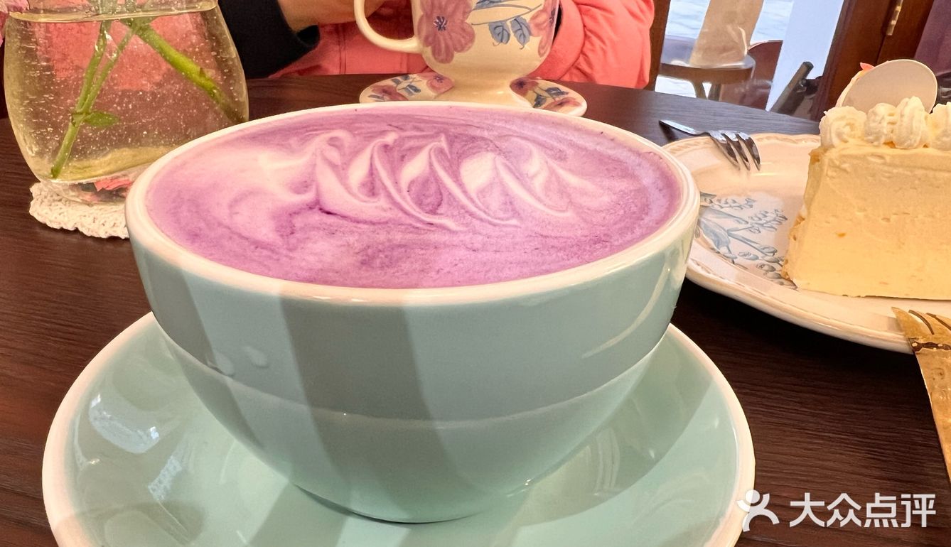 地处丁兰的小资下午茶，朴素的布局，舒适的味道