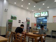 -华中科技大学东三学生食堂