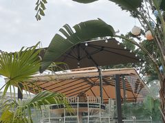 -茅草房·河畔园林火锅