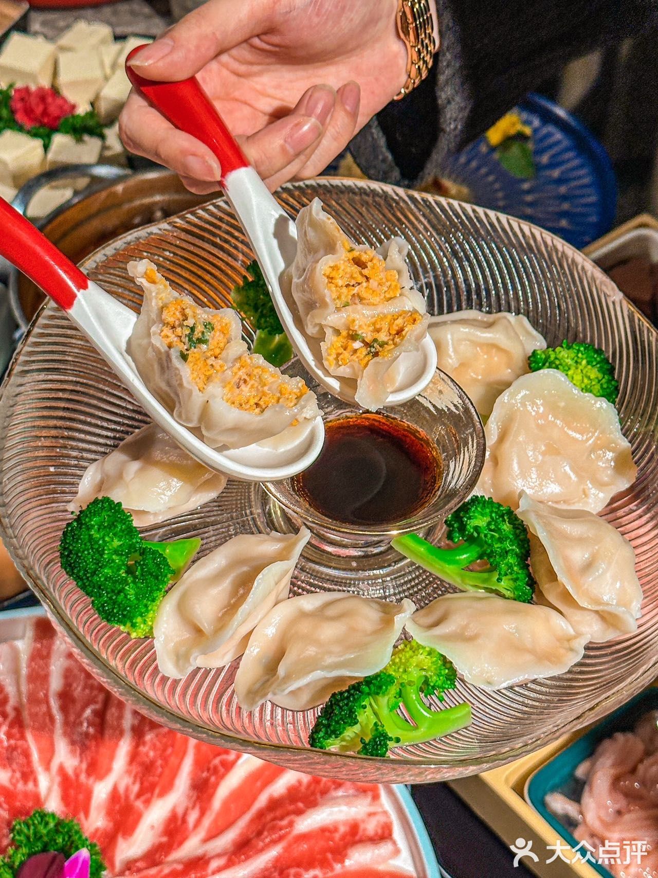 沈阳奉天巷老上海城堡古风火锅店过周末