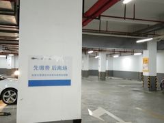 -颛桥镇文体中心-停车场
