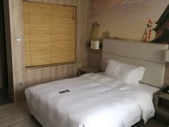 -西安大雁塔科技大学地铁站亚朵酒店