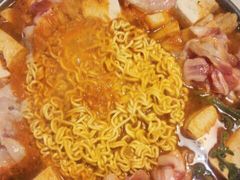 酱汤牛肉火锅-花腰餐吧Bistro烧烤 傣味(传媒大学店)