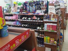-全家便利店(莲花池东路店)