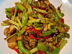 -先启半步颠小酒馆(万风新天地店)