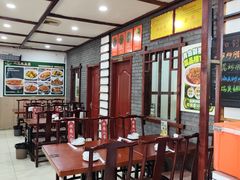 -湖南人家湘菜馆(镇江路店)
