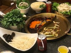 -小天鹅火锅·一线江景洪鼎旗舰店(洪崖洞店)