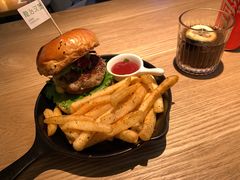 芝心手打牛肉套餐-龙治汉堡(中华城店)