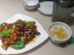 -老码头黑皮肘子锅包肉(赣水路店)