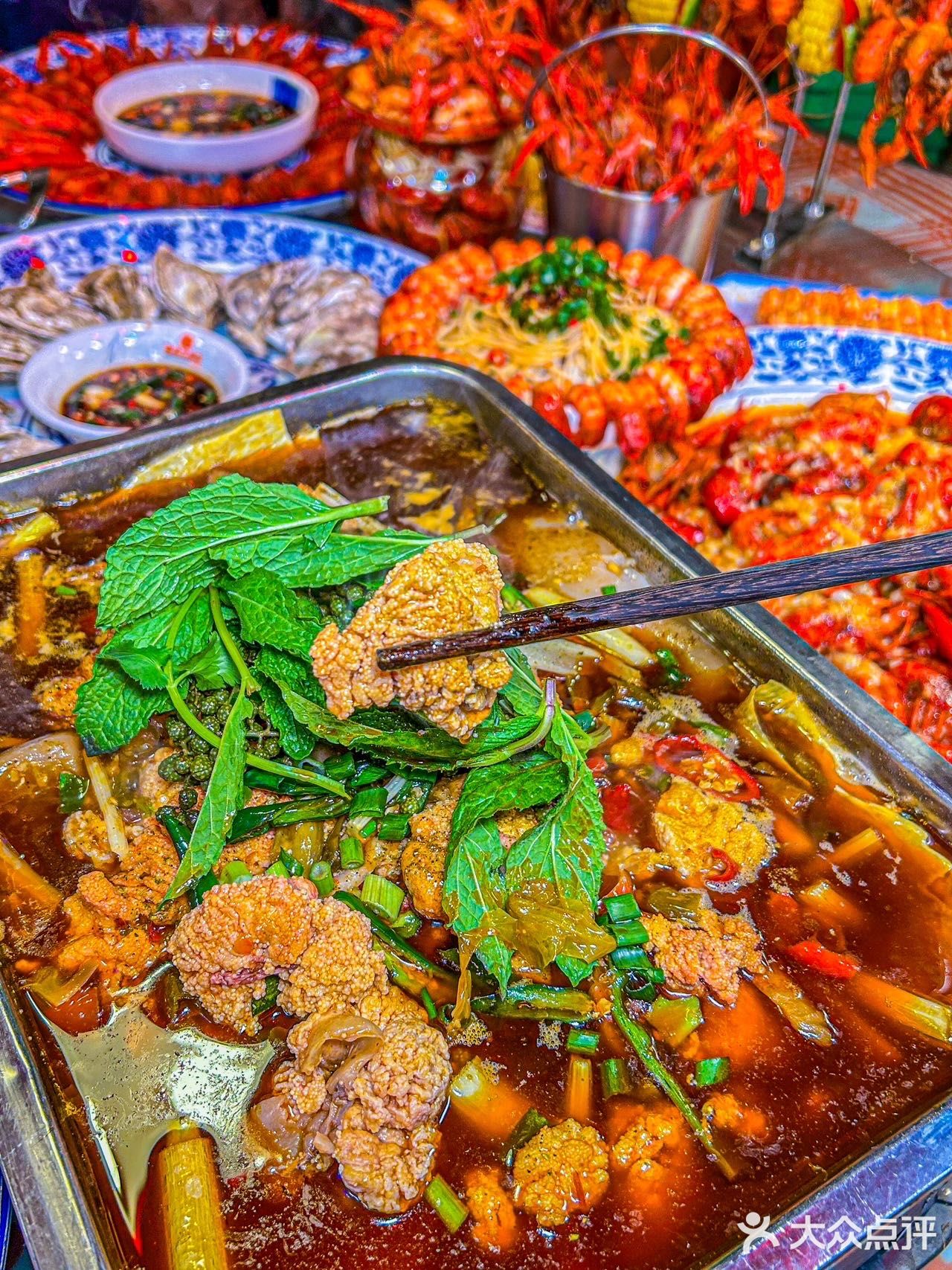 连尖椒都可以直接下饭，太巴适了～秘制酱牛骨