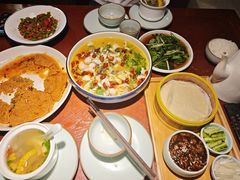 -荣公馆鱼头泡饭(巢湖万达店)