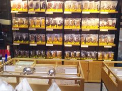 面包甜点陈列柜-粒上皇(维多利亚广场店)